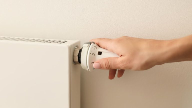 Installer ou remplacer un radiateur électrique à Blain : conseils d’un chauffagiste
